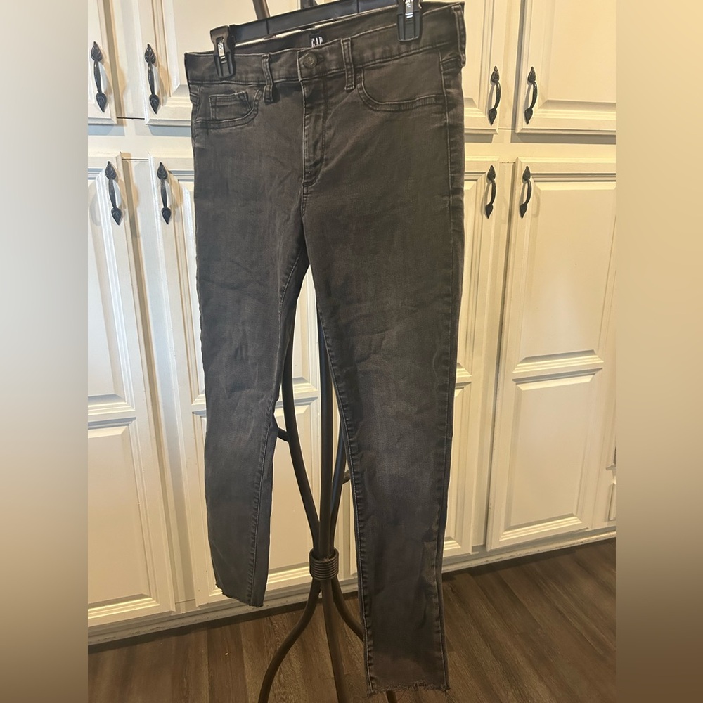 GAP “favorite jeggings” size 30r Jean leggings